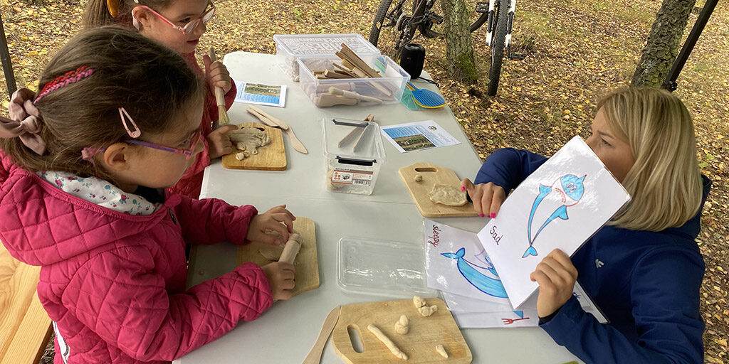 piknik_rodzinny_chotomow_dzieci_warsztaty_sensoryka_angielski