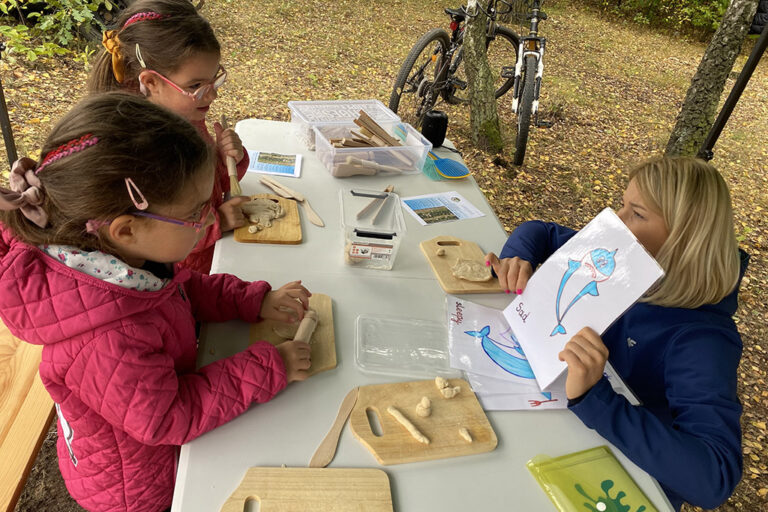 piknik_rodzinny_chotomow_dzieci_warsztaty_sensoryka_angielski